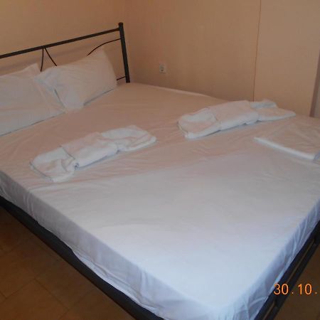 Melios Rooms Petalidi Exterior photo