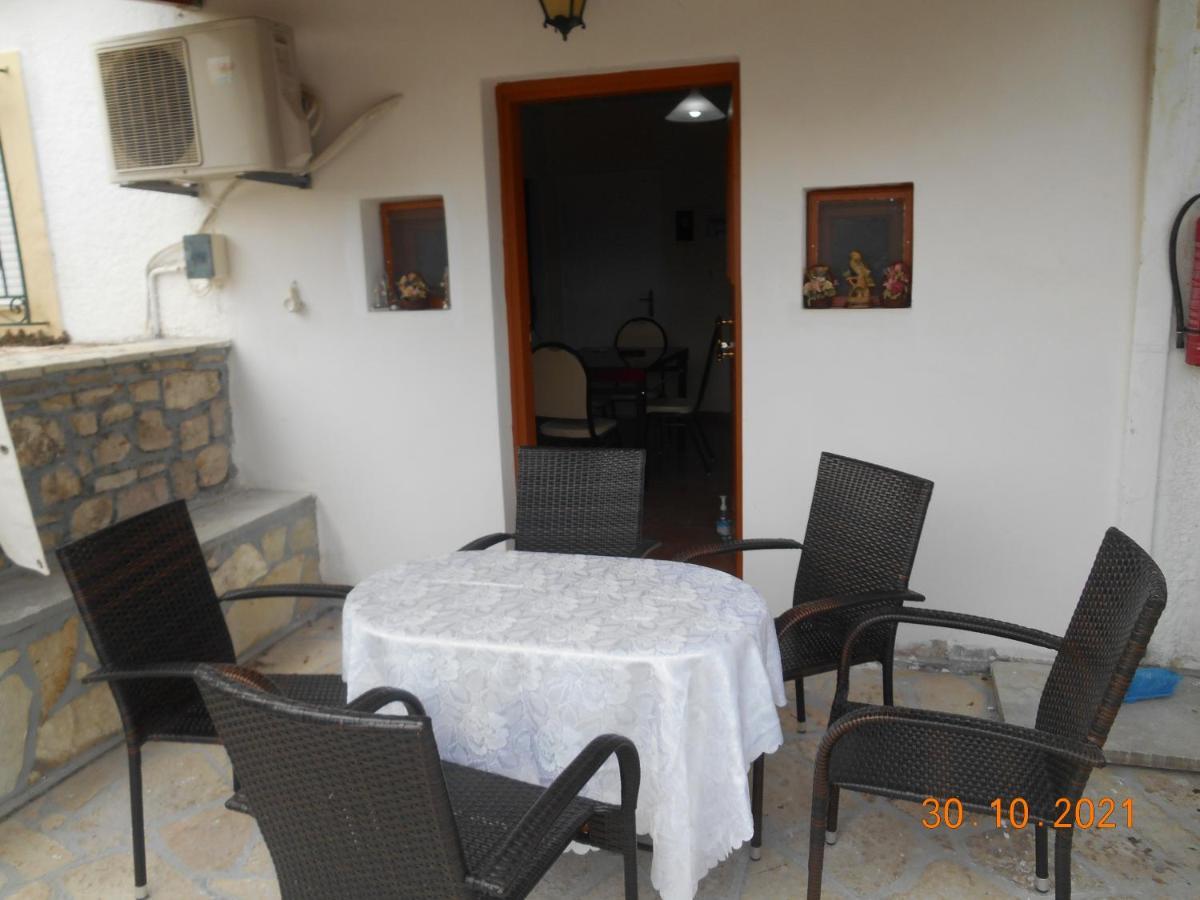 Melios Rooms Petalidi Exterior photo