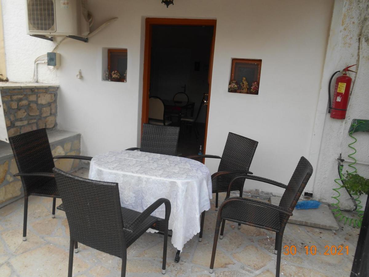 Melios Rooms Petalidi Exterior photo