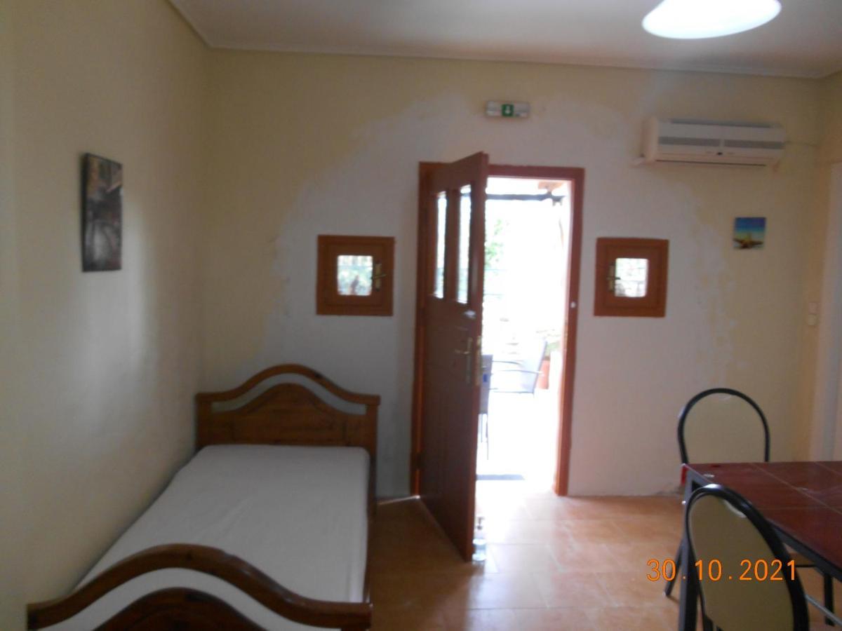 Melios Rooms Petalidi Exterior photo