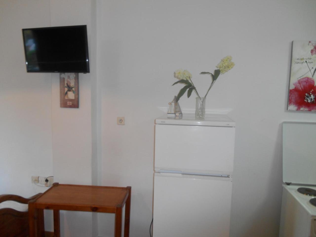 Melios Rooms Petalidi Exterior photo